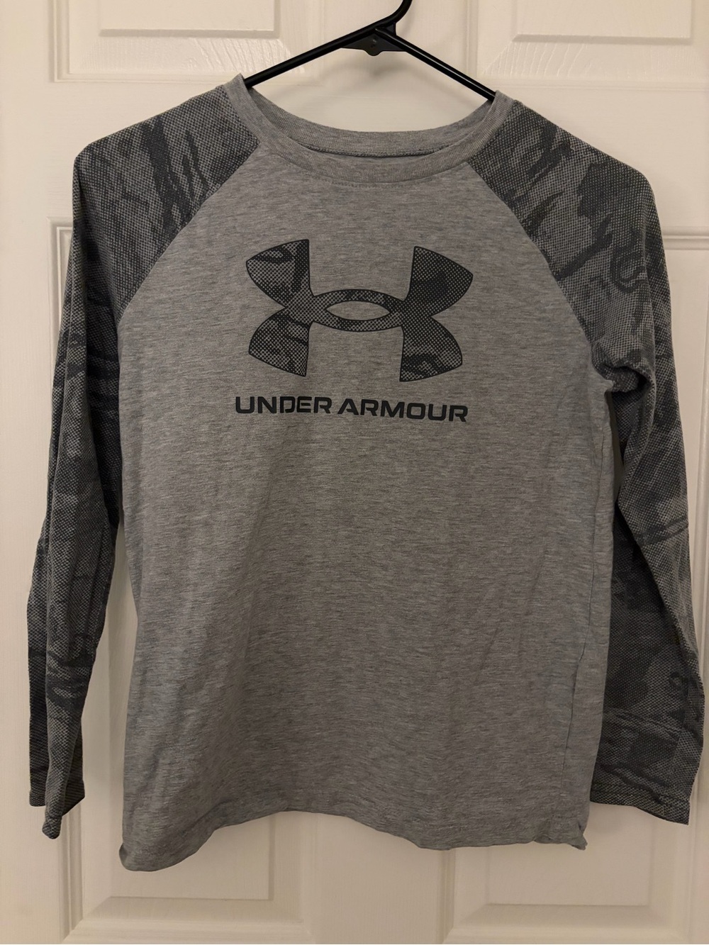 Under Armour Gray Long Sleeve Logo Raglan Top
